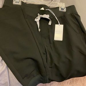 Size Medium Figs Scrub Joggers NWT